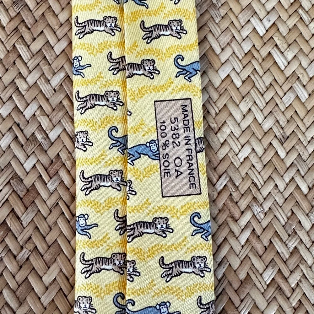 Hermes Men’s Yellow and Blue Monkey and Cat Patterned Neck Tie - Picture 5 of 5